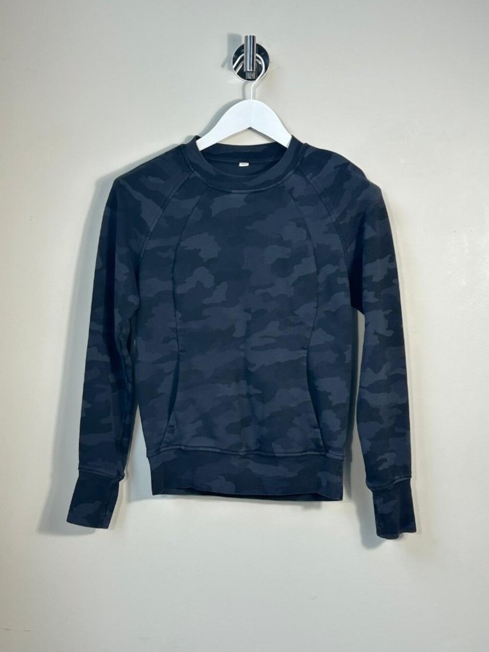 Lululemon Camo Pullover Sweatshirt Size 4 Blue Black Long Sleeve Crewneck - Picture 2 of 4